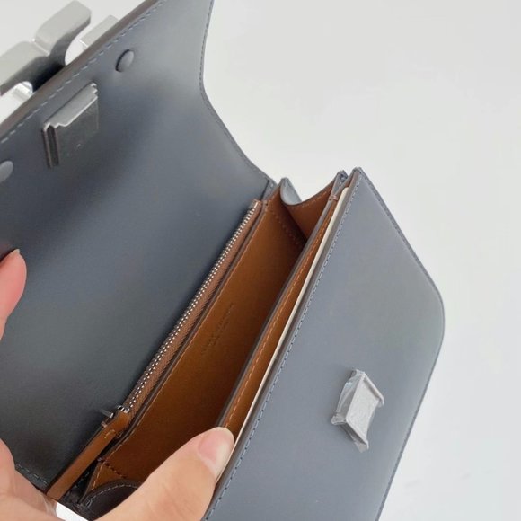 NEW TORY BURCH Eleanor Convertible Leather Shoulder Bag - Picture 6 of 7